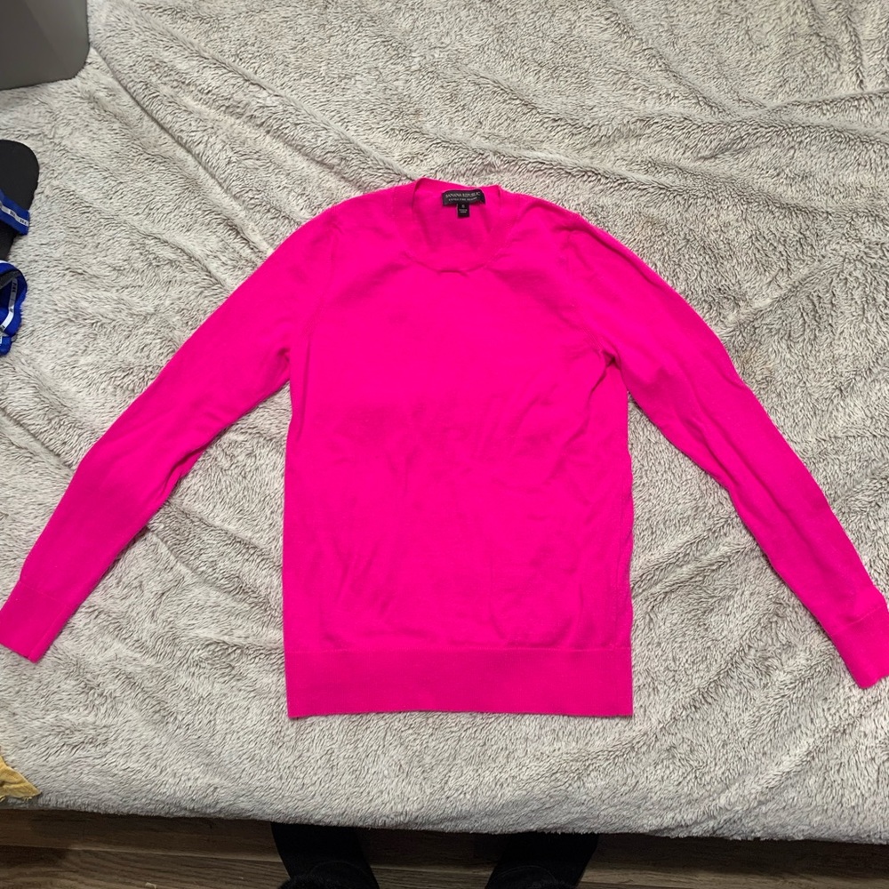 Hot pink Long sleeve shirt // Banana Republic// small